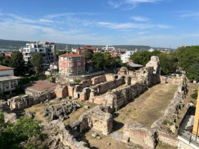 Roman Thermae Heritage Penthouse with Garage